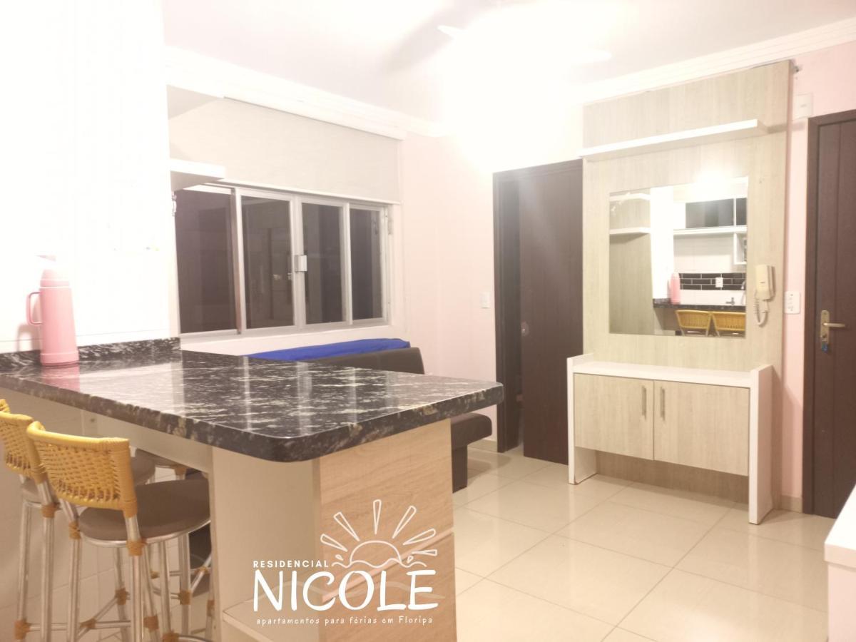 Apartamento Residencial Nicole *